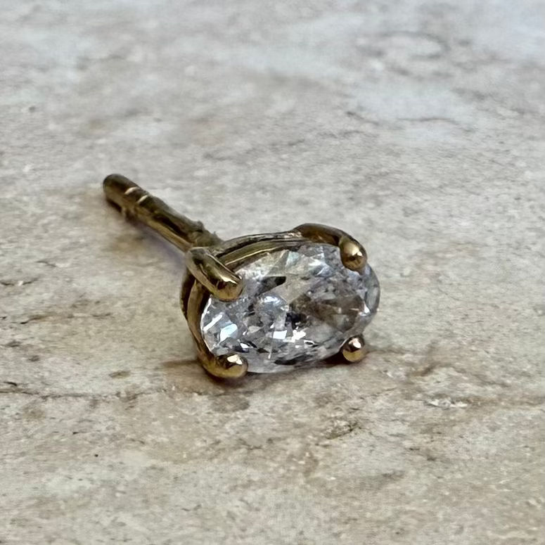 Oval Diamond Stud
