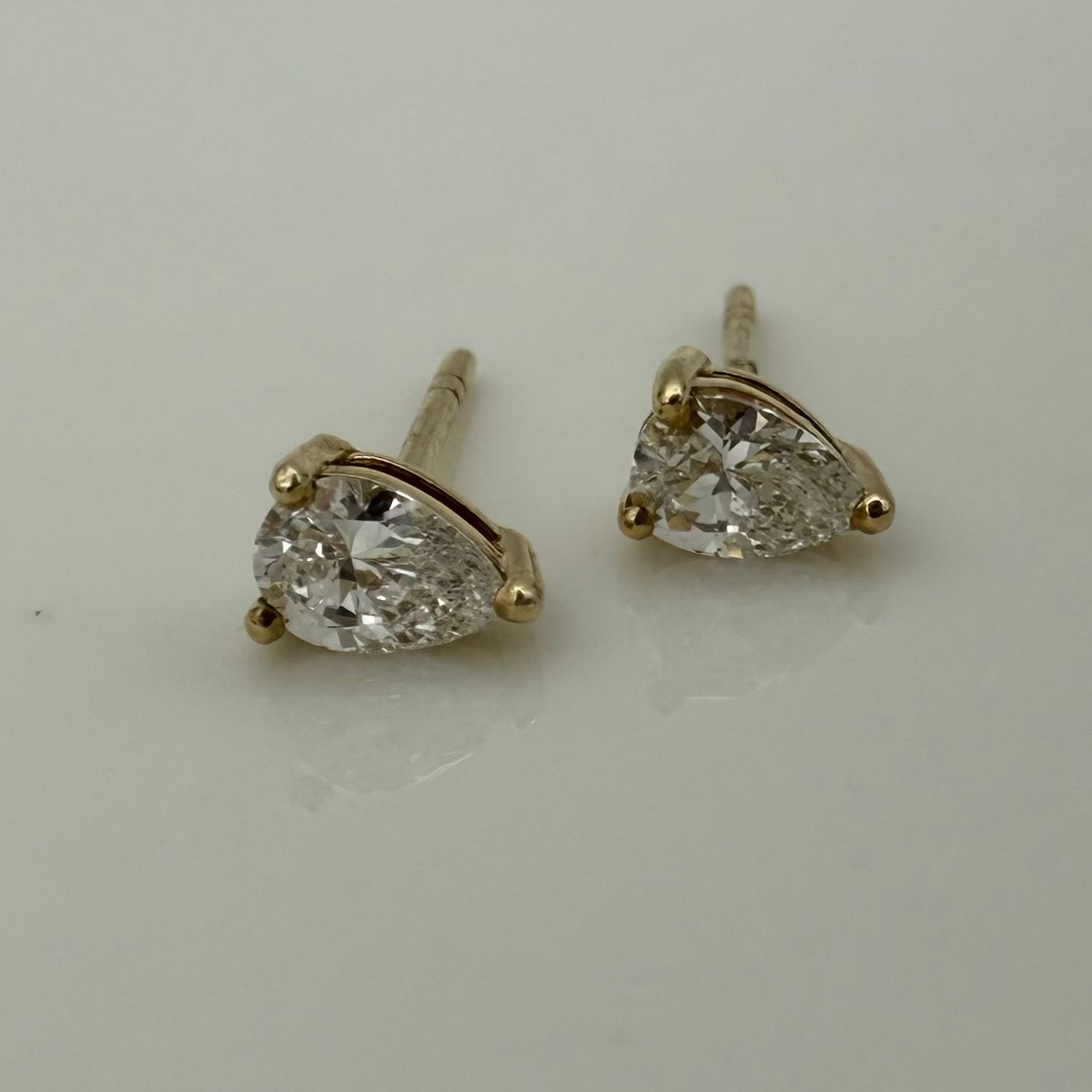 Pear Diamond Stud