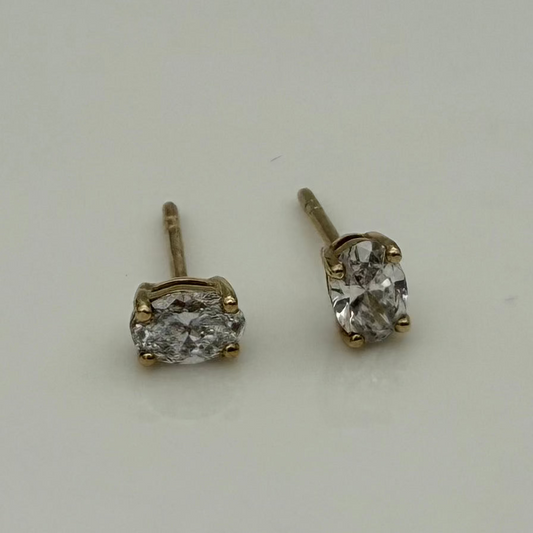 Oval Diamond Stud